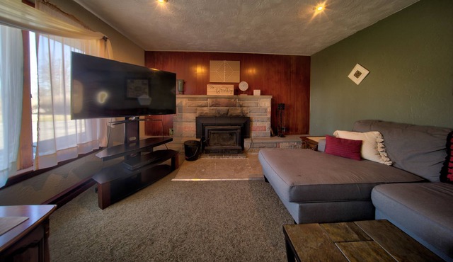 Vacation Oasis : Pet Friendly : Enclosed Porch w/ Fire Pit