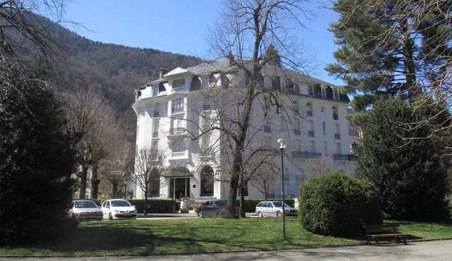 vacation or cure in LUCHON