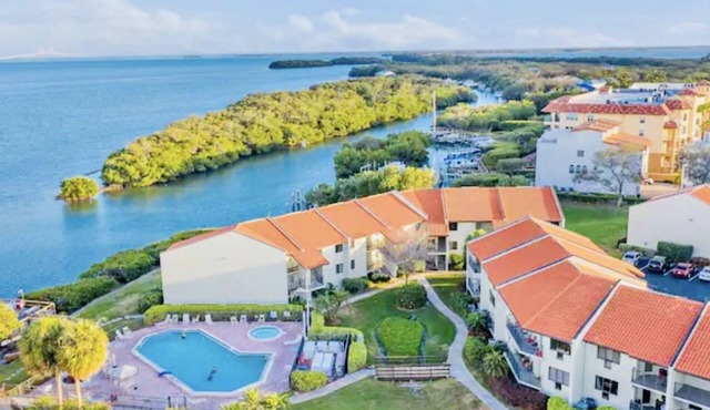 Vacation Paradise with Waterfront