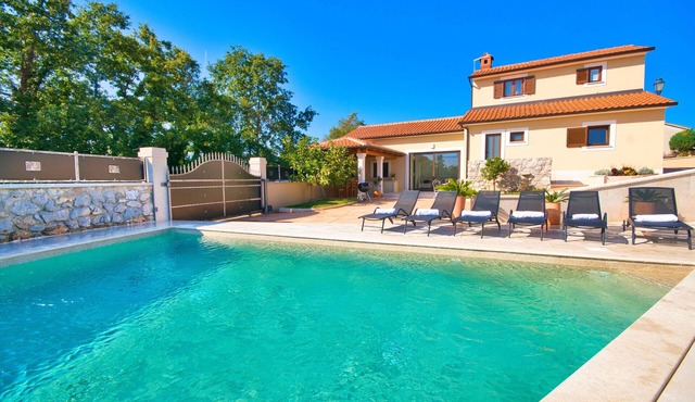 Vacation paradise Villa Ružmarin: private pool, air conditioning and pure nature!