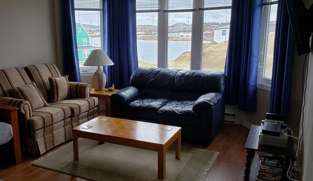 Vacation Rental Home Over Looking The Ocean. 2bedroom Bungalow .