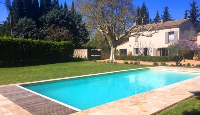 Vacation rental house with pool PLAN D'ORGON LS1-365