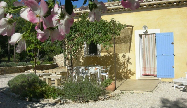 Vacation rental house with pool ROUSSILLON LS2-91
