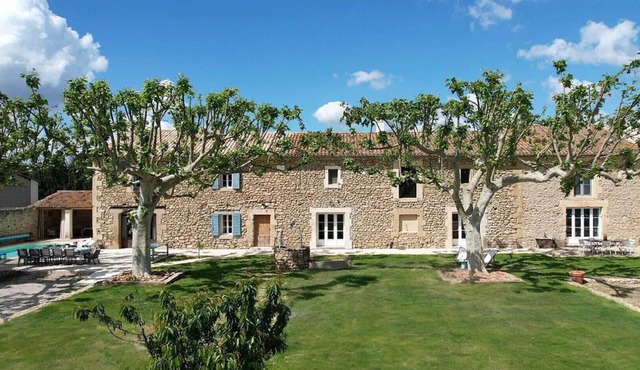 Vacation rental house with pool LAMANON LS1-443