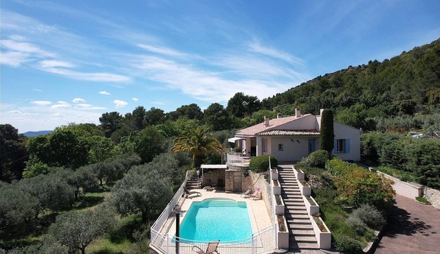 Vacation rental house with pool MERINDOL LS2-153