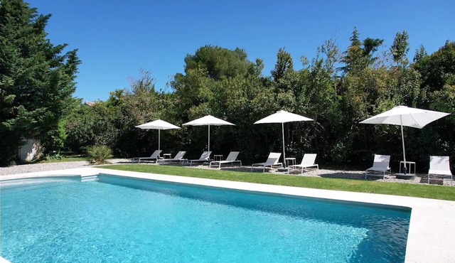 Vacation rental house with pool LAGNES LS2-411