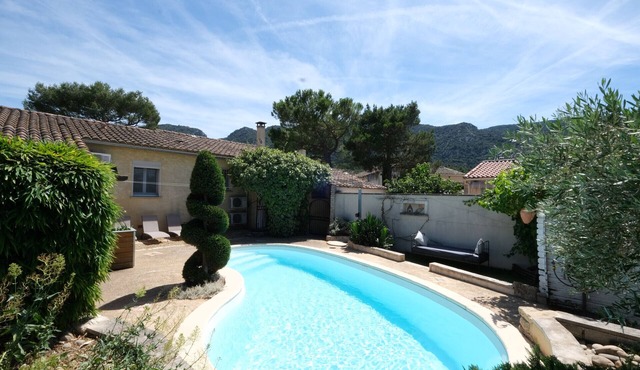 Vacation rental house with pool MAUBEC LS2-126