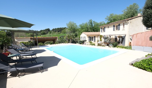 Vacation rental house with pool PUGET LS2-442