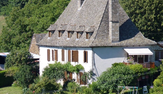 Vacation rental in authentic Auvergne farmhouse, Cantal, La Maison de Marie