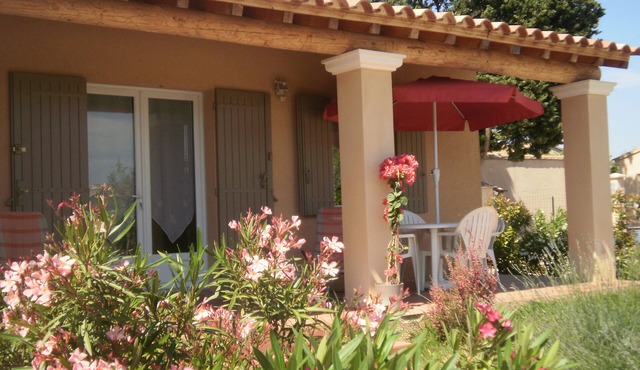 Vacation rental maisonnette in Gard village between Orange and Avignon