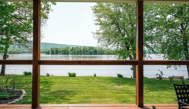 Vacation rental on the Susquehanna River, check out our fishing specials!