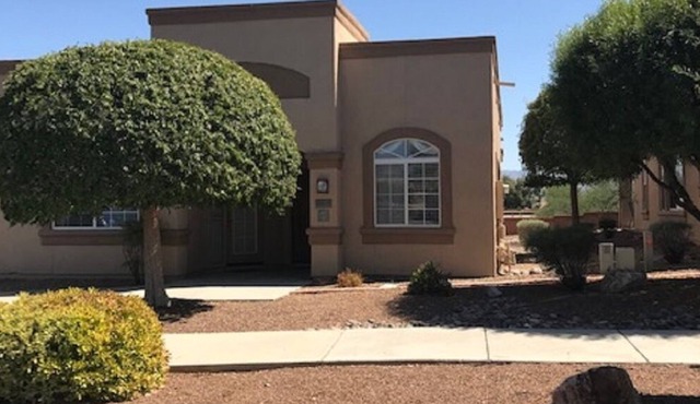 Vacation Rental One Bedroom Villa with access to pool/great mt views;