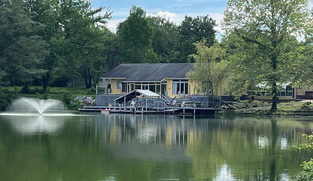 Vacation Rental Retreat on 5 Acre Lake near Athens & Hocking Hills Pet Friendly