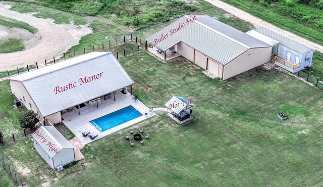 Vacation Rental + Rustic Ranch Setting & On-Site Lodging & Indoor-Outdoor Events