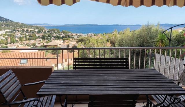 Vacation rental sea view CARQUEIRANNE LS8-420