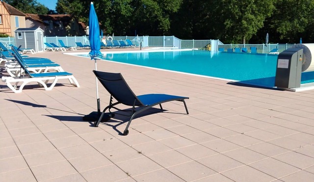 Vacation rental with swimming pool near a medieval tourist village