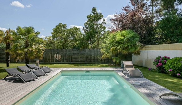 Vacation Villa "Teny La Teste" with Pool, Garden, and Terrace