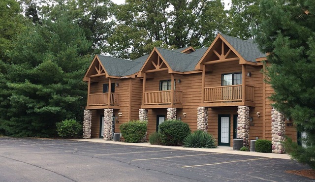 Vacation Villa Located Near Starved Rock and Matthiessen State Parks!