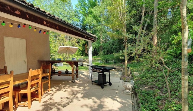 Vacation villa with pool and air conditioning