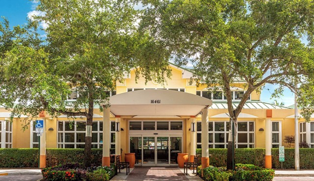 Vacation Village at Weston 1BR Friday Check-In