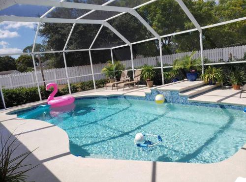Vacational, private heated pool house