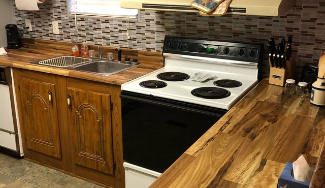 Vacationers, Fisherman, Hunters, and Work Groups are all welcome!