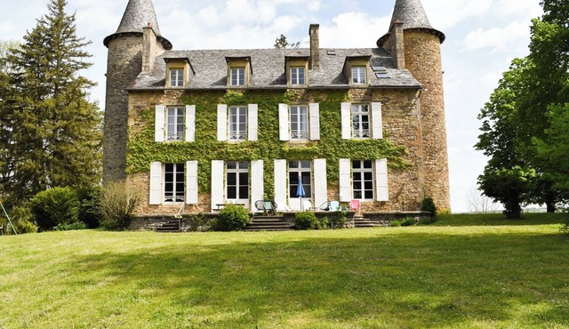 Vacations at Château de Briane in a familiar and relaxing setting!