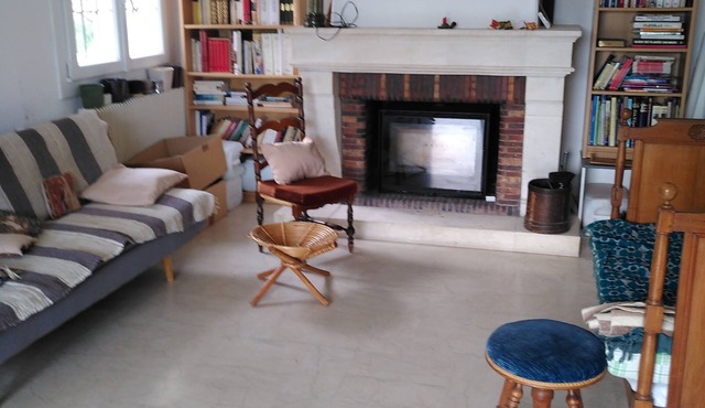 Vacations in the Drôme provencale, not far from Mont Ventoux. Up to 6 guests.