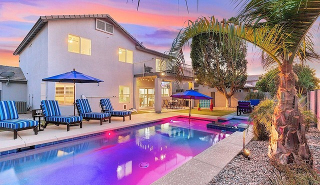 Vacay In The Valley - Entertainers Backyard!
