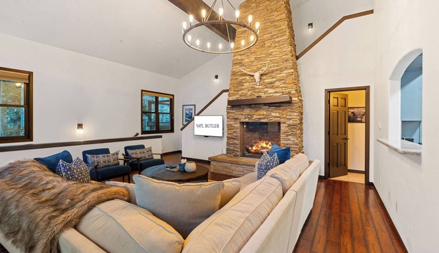 Vail Butler | Spacious East Vail Getaway - Hot Tub, close to ski Vail, hike, bike