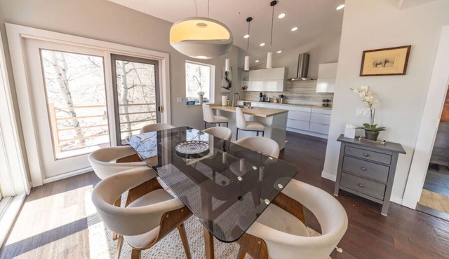 Vail + Pet Friendly + Private Hot Tub!