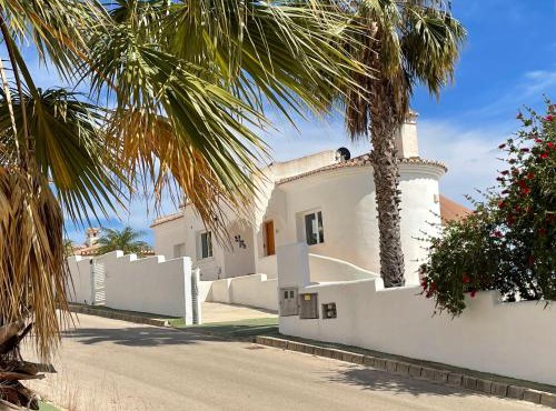 Vakantiewoning CasaLucka4enjoy private pool and mountain view regio Calpe-Jalon