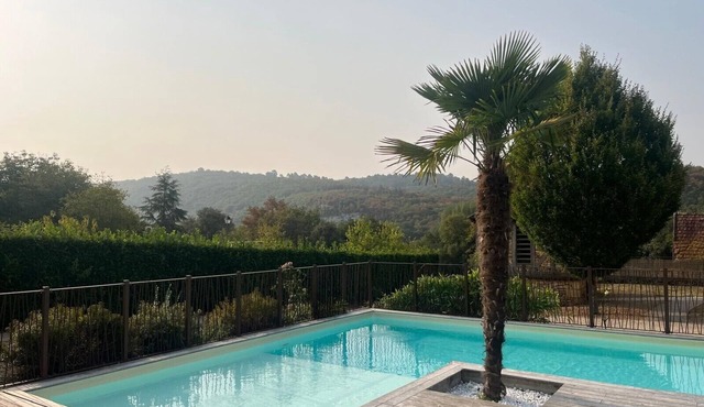 Valley View – Large house for 10 – Pool