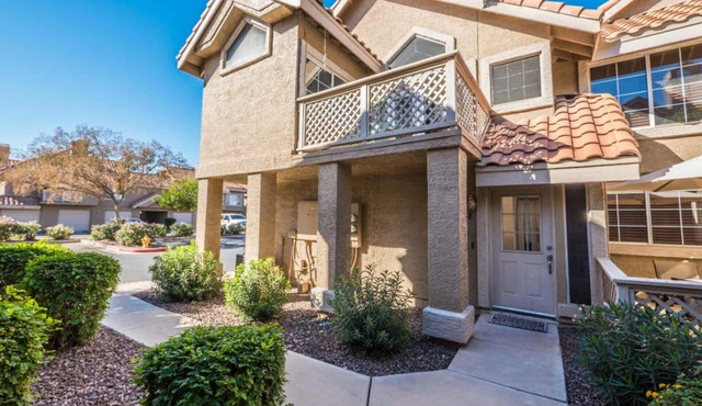 Val Vista Lakes full 2 bedroom Condo, Beach Club Access with great Tennis courts