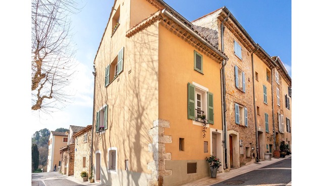 Valbonne Village - charming townhouse with rooftop terrace