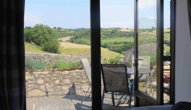 Vale of Glamorgan - Cottage - Sleeps 4 - Parking