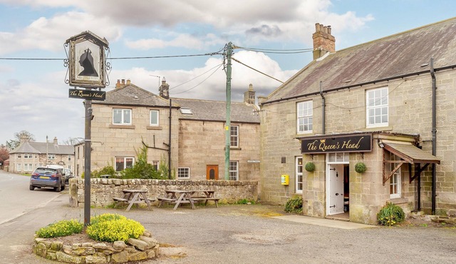 Vale View - Five Bedroom Apartment, Sleeps 11