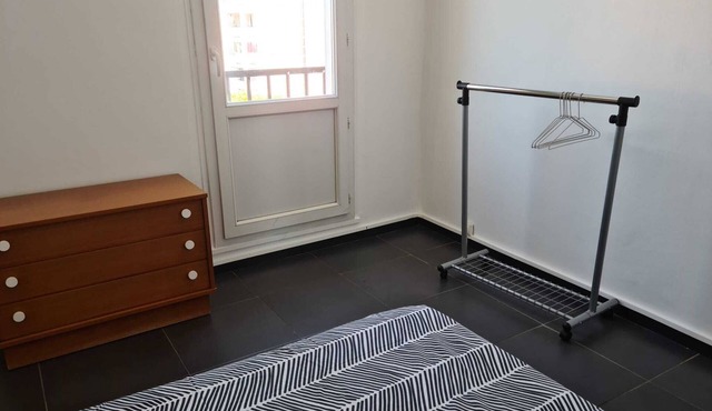 Valencia apartment near major schools