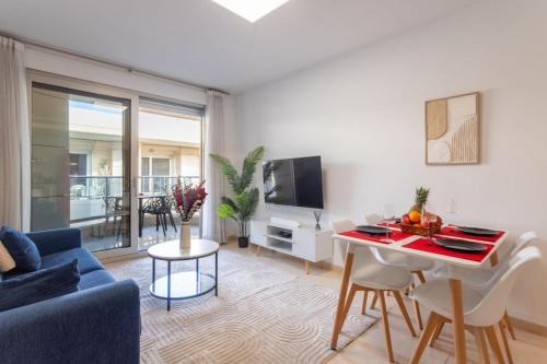 Valencia Beach Vibe - Oceanfront escape by Vireta Suites