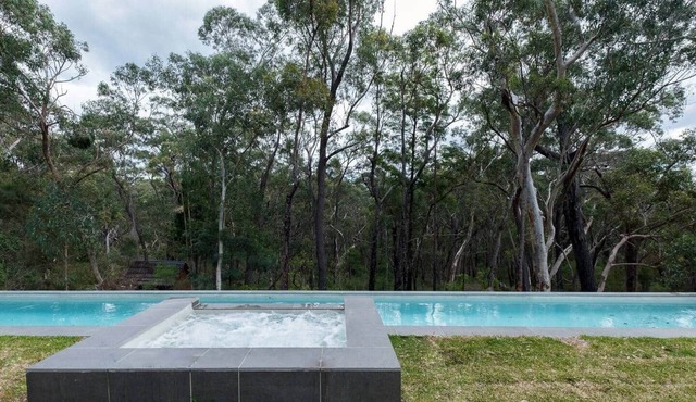 Valencia. Relax, Swim & Spa.