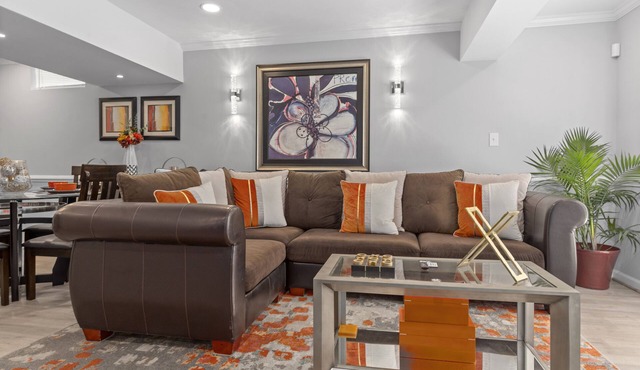 Valencia Royale ~ Luxe 2BR Private Suite ~ MGM, National Harbor, DC MD VA