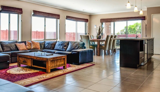 Valencia - sleeps 12