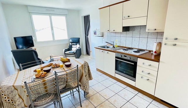 Valery : Apartment at 300 meters from the thermal baths (Public and unlimited parking)