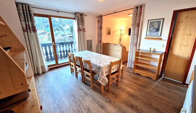 Valfréjus Apt 6/8 pax, 2 BAs, Balcony, Central Location