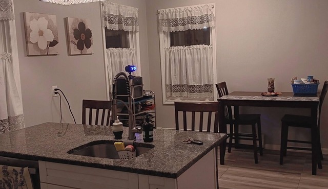 Valisha's 2Bedroom Cozy Home, Quick Access To New York & New Jersey.