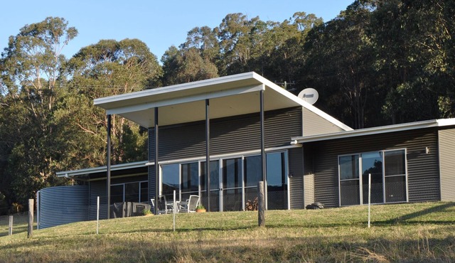 Valle Laguna - Modern Self Contained Villa set on 200acre farm