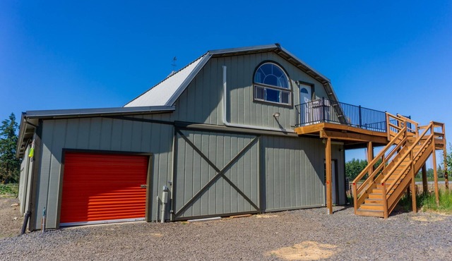 Valle Verde Barn Loft: Rest and Relax on the Farm