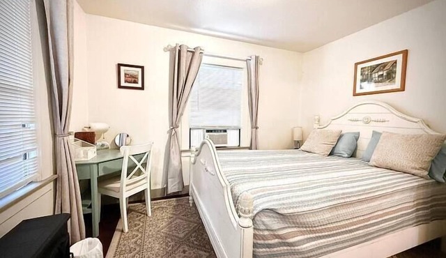 Vallejo 1BR Adorable Cottage by the Napa River