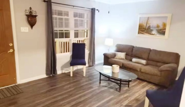 Valley - 9 Beds, 3 TVs, Sleeps 14 - Luxury Stay.