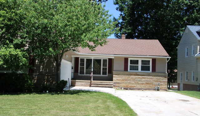 Valley Creek Place, A Charming 3-bedroom home with a Creek view & Wi-Fi